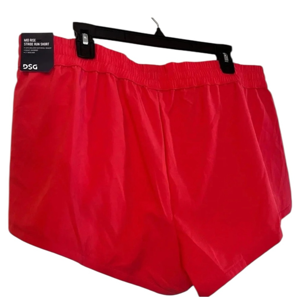 DSG Ladies Performance Shorts, Volcanic Red, Mid Rise Stride, Size XXL, NWT